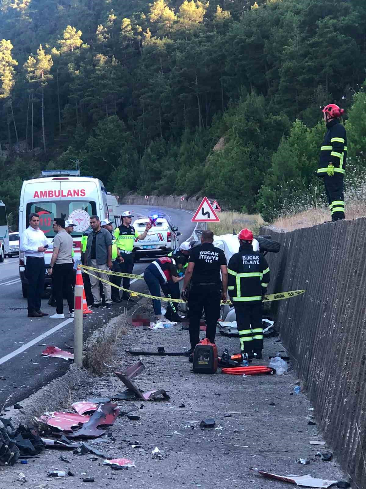 Burdur’da tır ile hafif ticari araç çarpıştı: 1 ölü, 1 yaralı