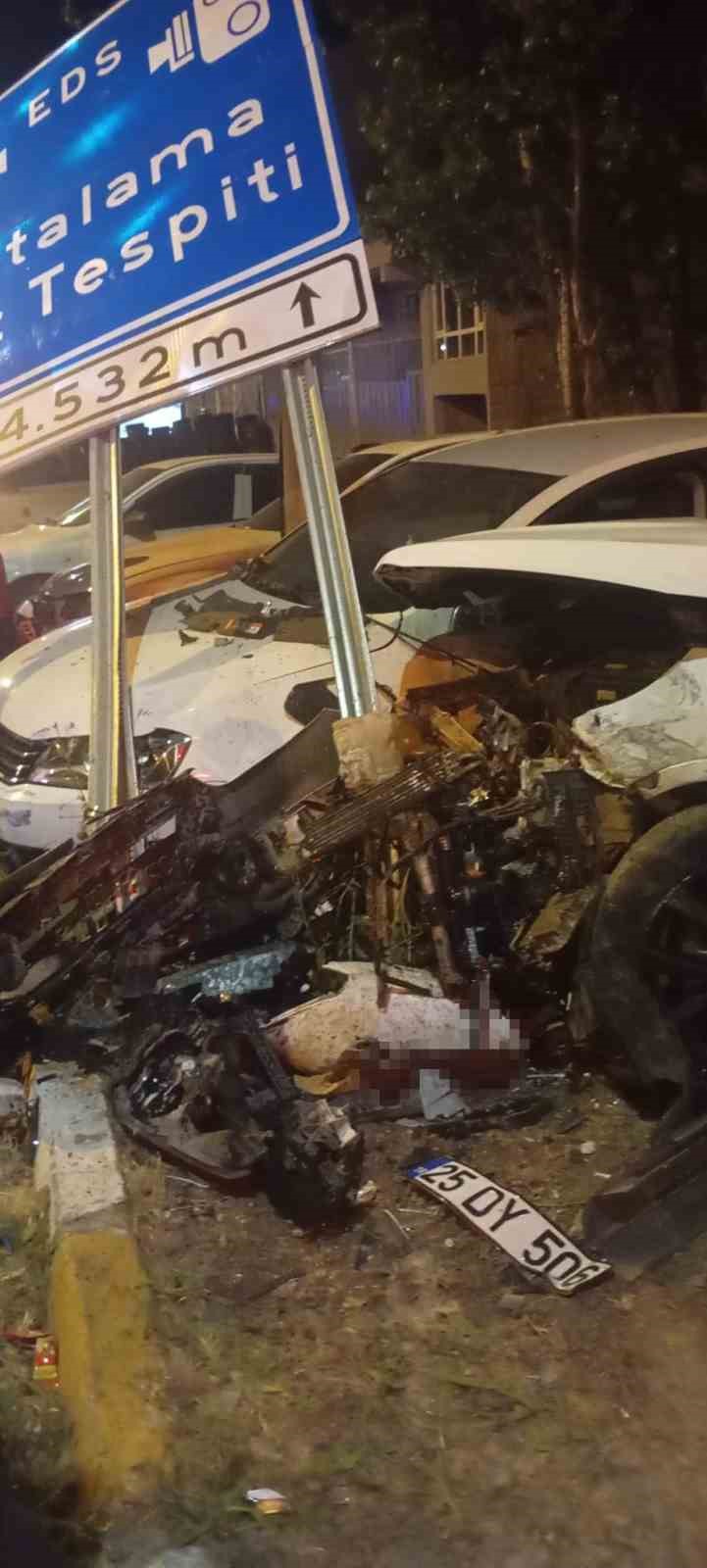 Muş’ta kontrolden çıkan otomobil dehşet saçtı: 1’i ağır 3 yaralı