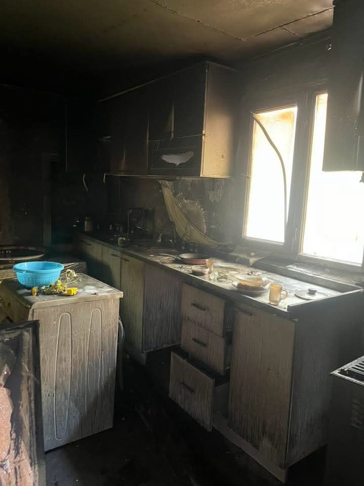 Alevlerin geride bıraktığı acı tablo: Evi yanan acılı baba uzatılacak yardım elini bekliyor