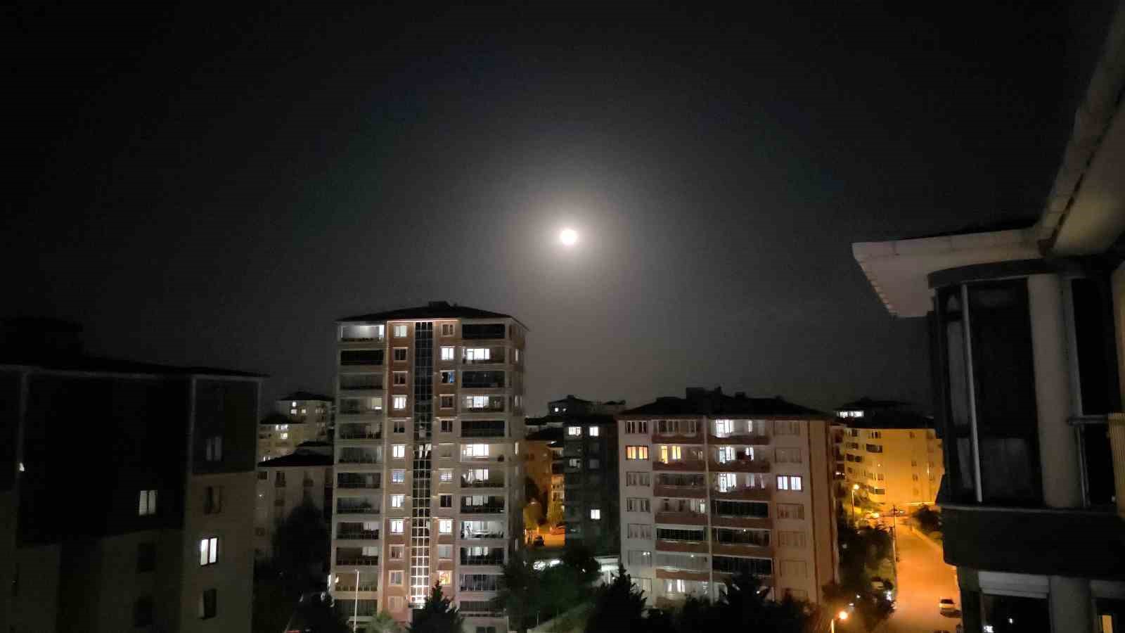 Çilek Dolunayı Edirne semalarını aydınlattı