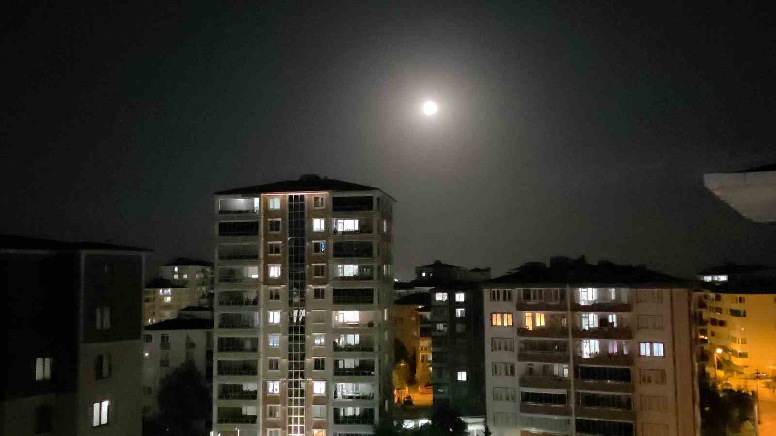 Çilek Dolunayı Edirne semalarını aydınlattı