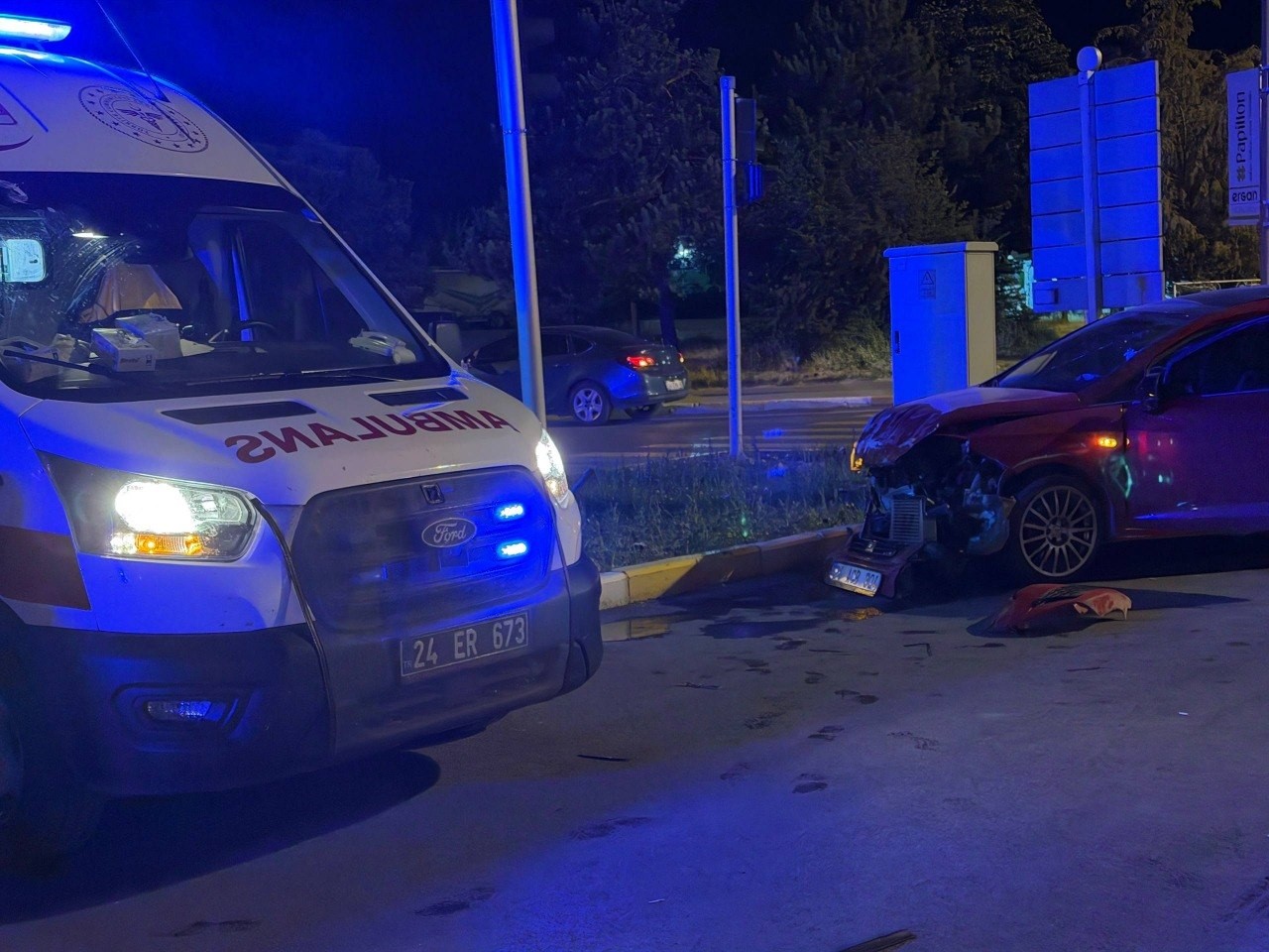 Erzincan’da iki aracın çarpıştığı kazada 2 kişi yaralandı