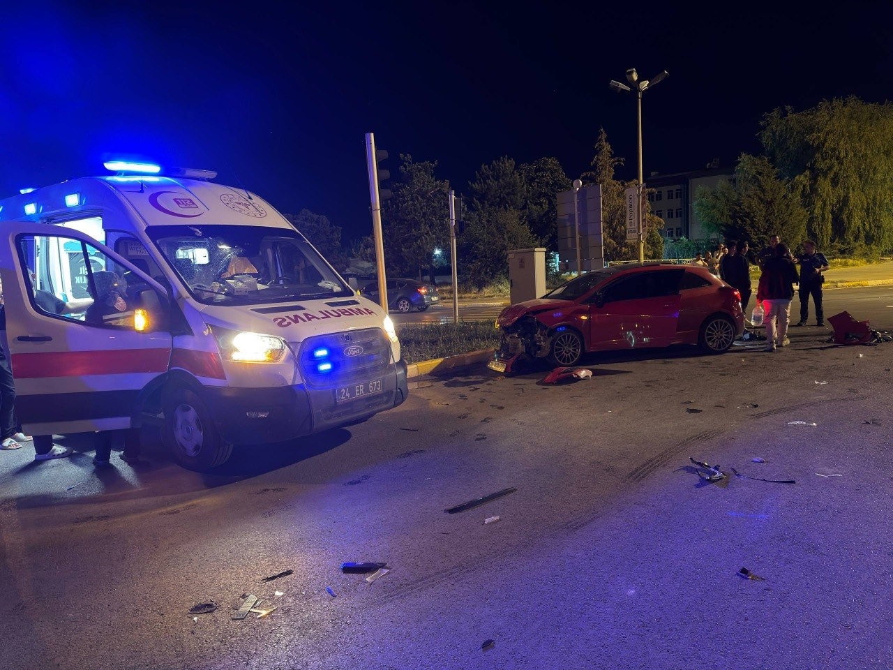 Erzincan’da iki aracın çarpıştığı kazada 2 kişi yaralandı