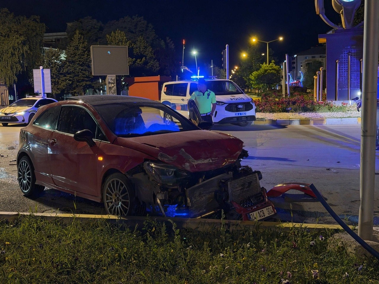 Erzincan’da iki aracın çarpıştığı kazada 2 kişi yaralandı