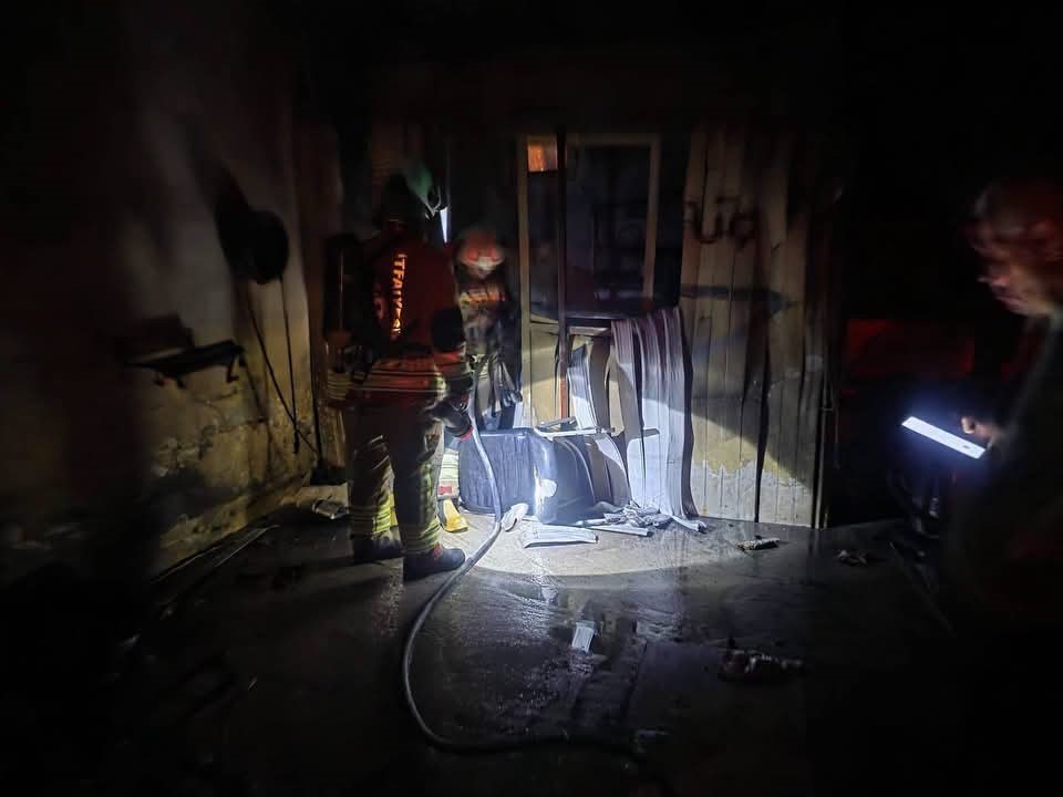 Antakya’da iş yeri alevlere teslim oldu