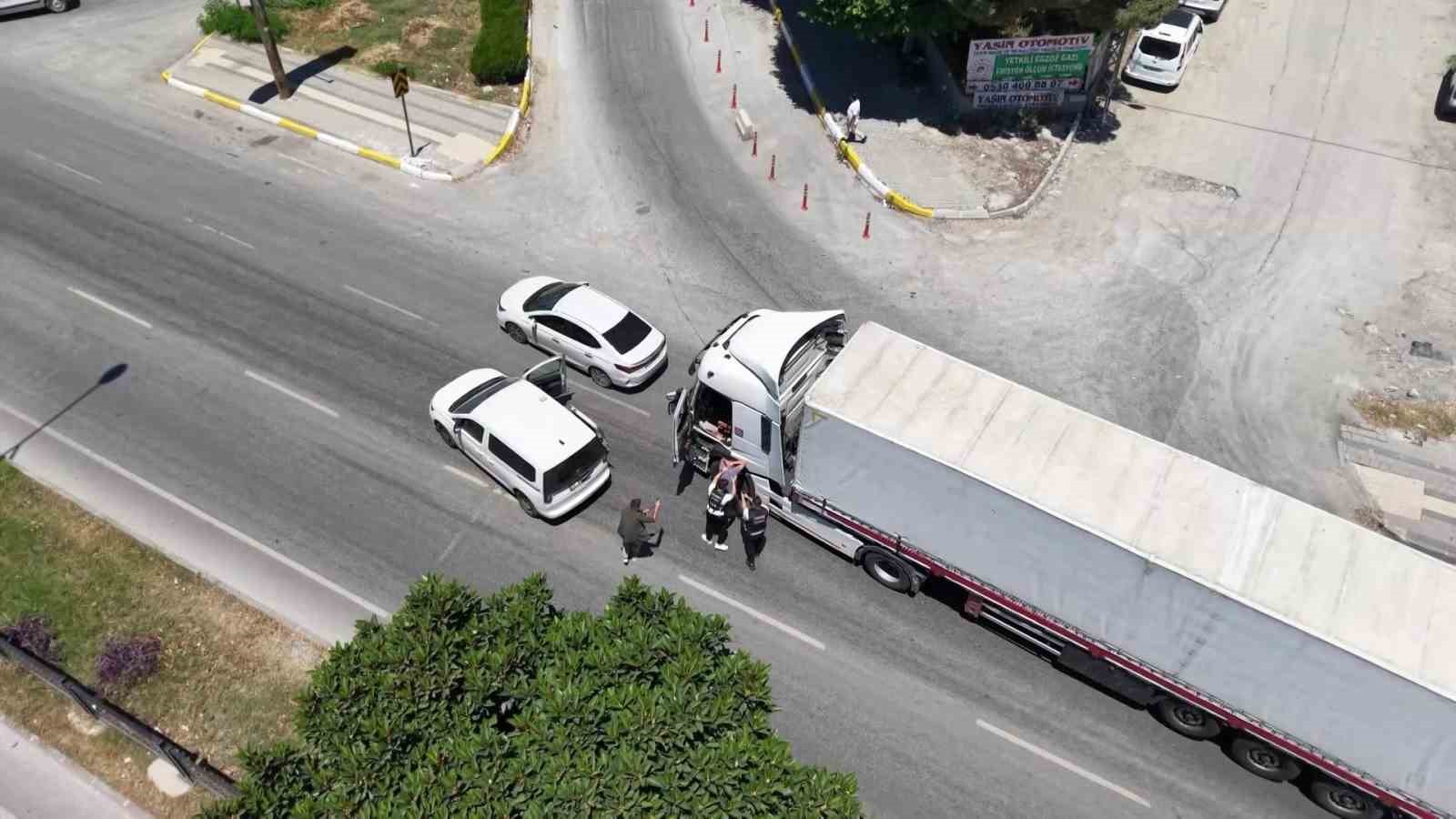 Adana’da tırda 1 milyon 800 bin uyuşturucu hap ele geçirildi