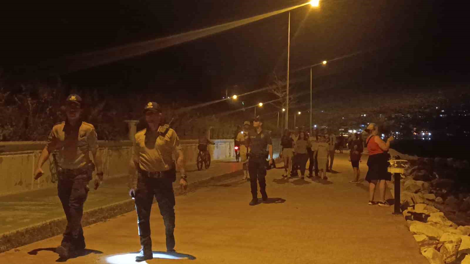 Tekirdağ polisinden huzur uygulaması - 600 kişi sorgulandı, sahil şeridi didik didik arandı