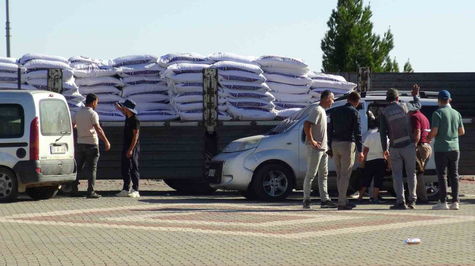 Gercüş’te 107 üreticiye yüzde 75 hibeli tavuk ve yem dağıtıldı