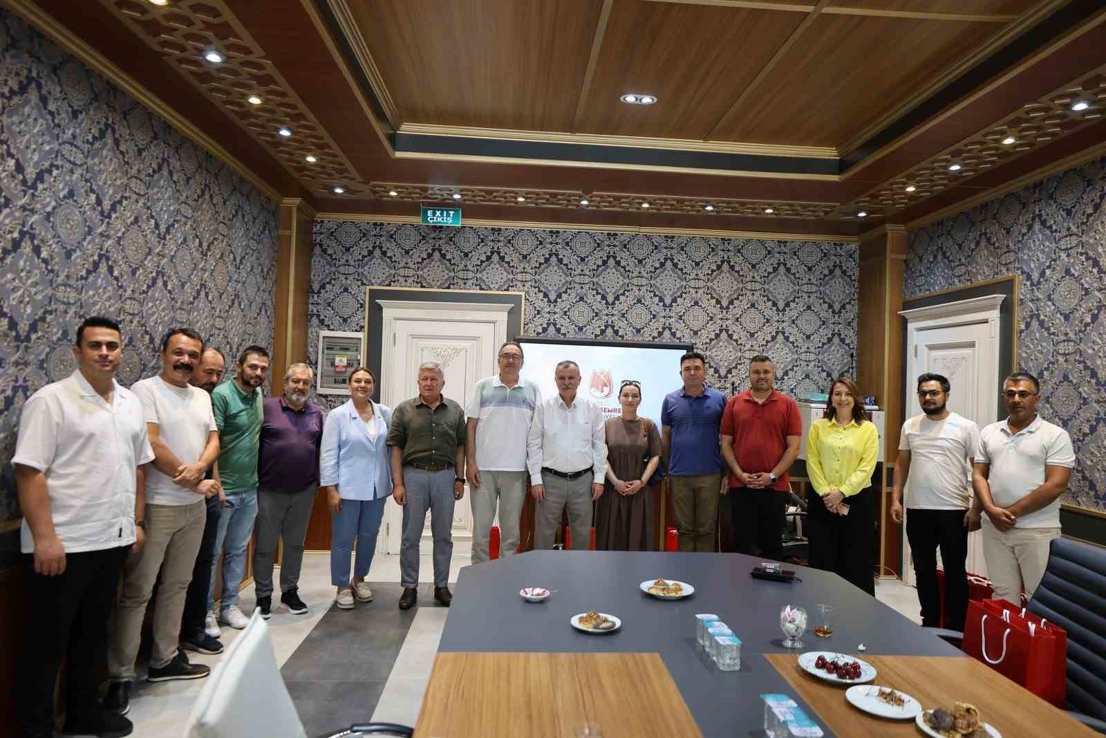 Komisyon üyeleri Yunusemre’nin tarih ve kültür rotasını keşfetti