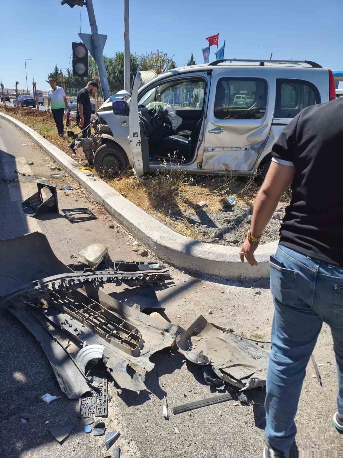 Diyarbakır’da trafik kazası: 3 yaralı