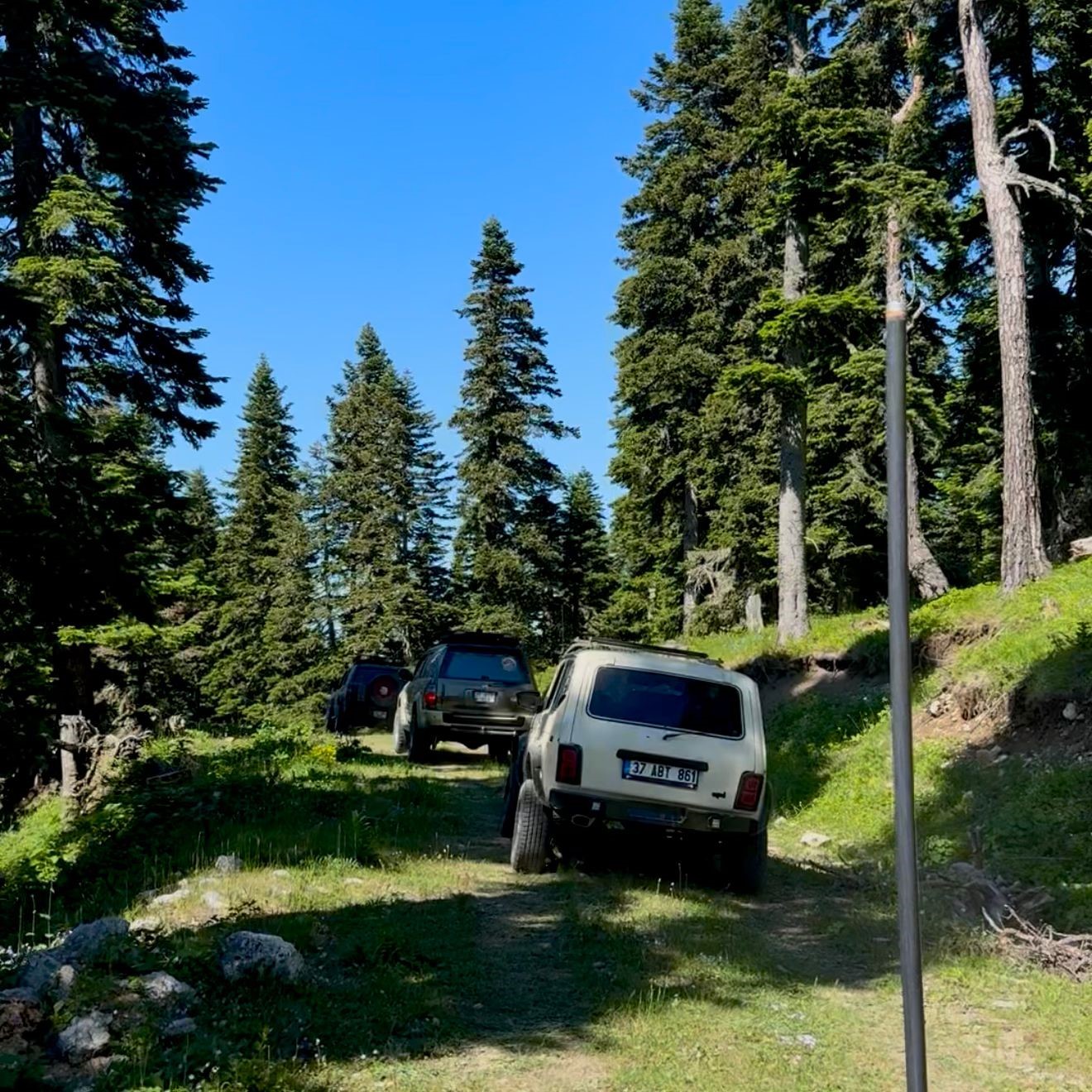Off-road tutkunları 1850 rakımda Türk bayrağı açtı