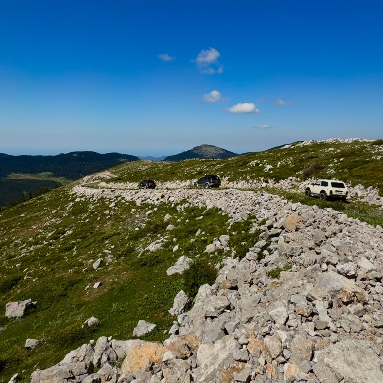 Off-road tutkunları 1850 rakımda Türk bayrağı açtı