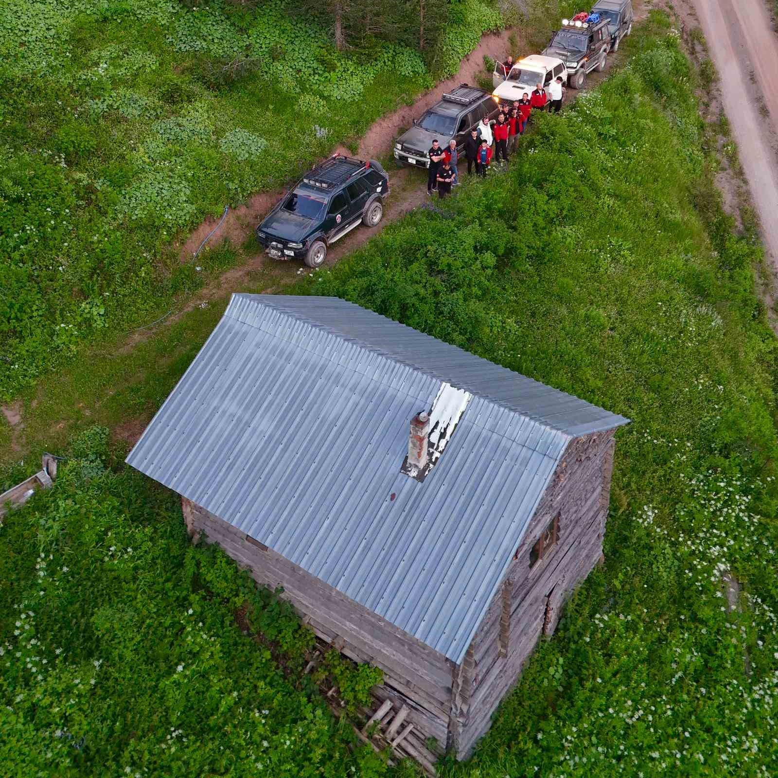 Off-road tutkunları 1850 rakımda Türk bayrağı açtı