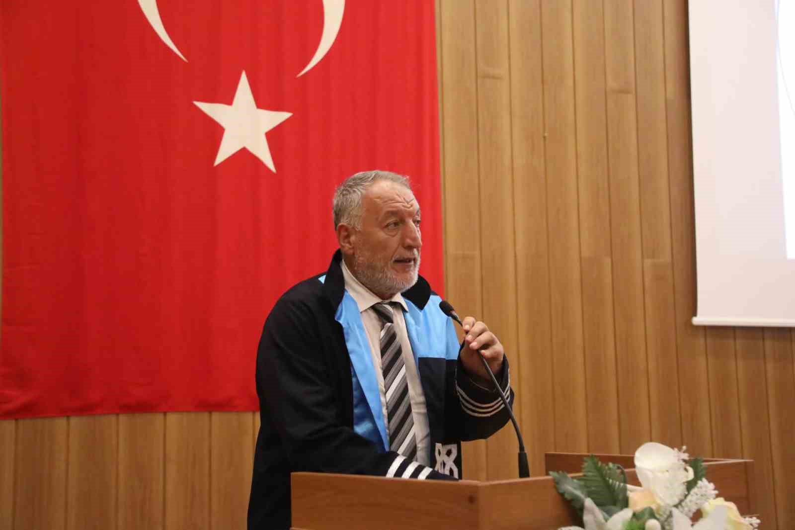 Tamamına yakınını kız öğrencilerin oluşturduğu fakültede mezuniyet coşkusu