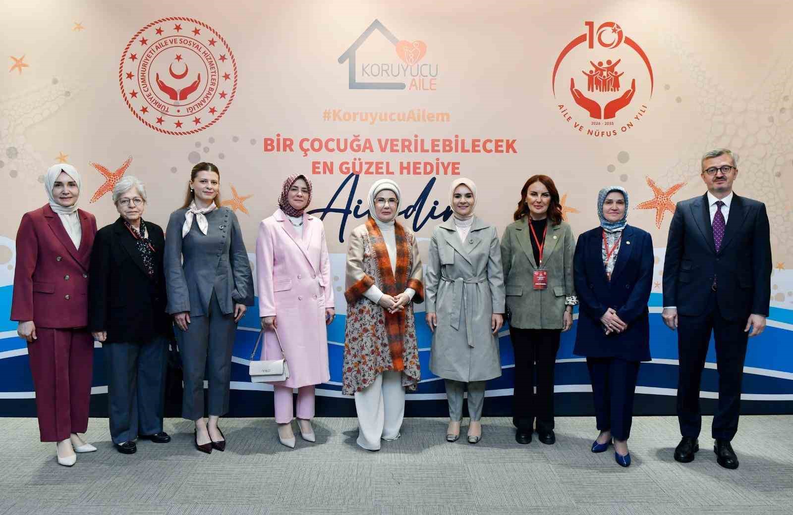 Emine Erdoğan: "İnsanlık tüm çocuklarına sıcak bir yuva, adalet ve barış dolu bir dünya borçludur"