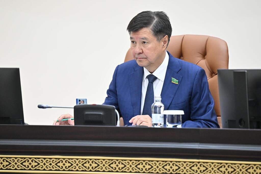 Kazakistan parlamentosu son oturumunu gerçekleştirdi