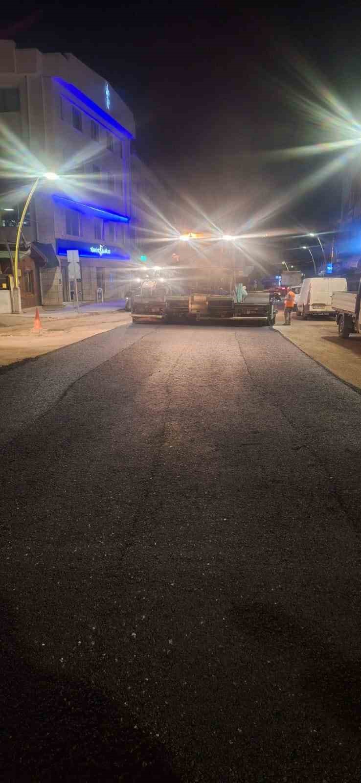 Tunceli’de temizlik ve asfalt çalışmaları gece gündüz sürüyor