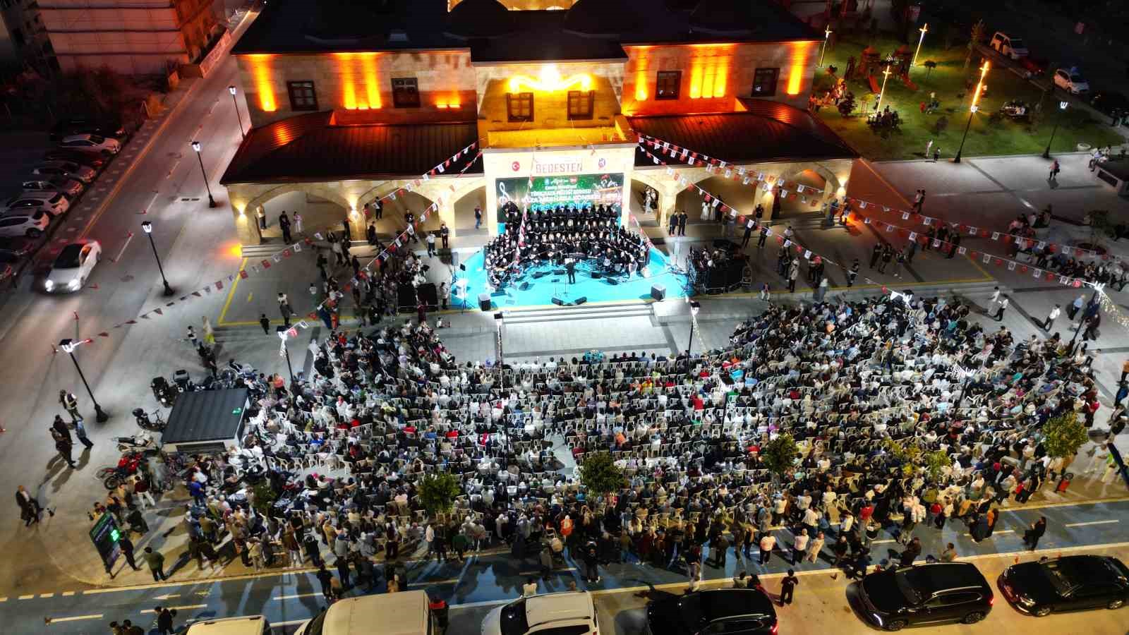 Çorum’da "yaza merhaba" konseri yoğun ilgi gördü