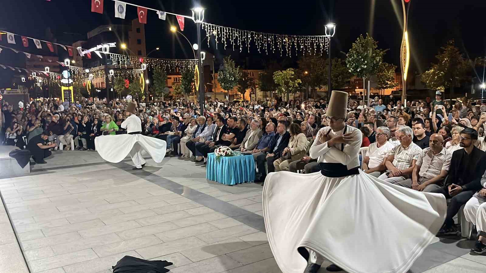 Çorum’da "yaza merhaba" konseri yoğun ilgi gördü