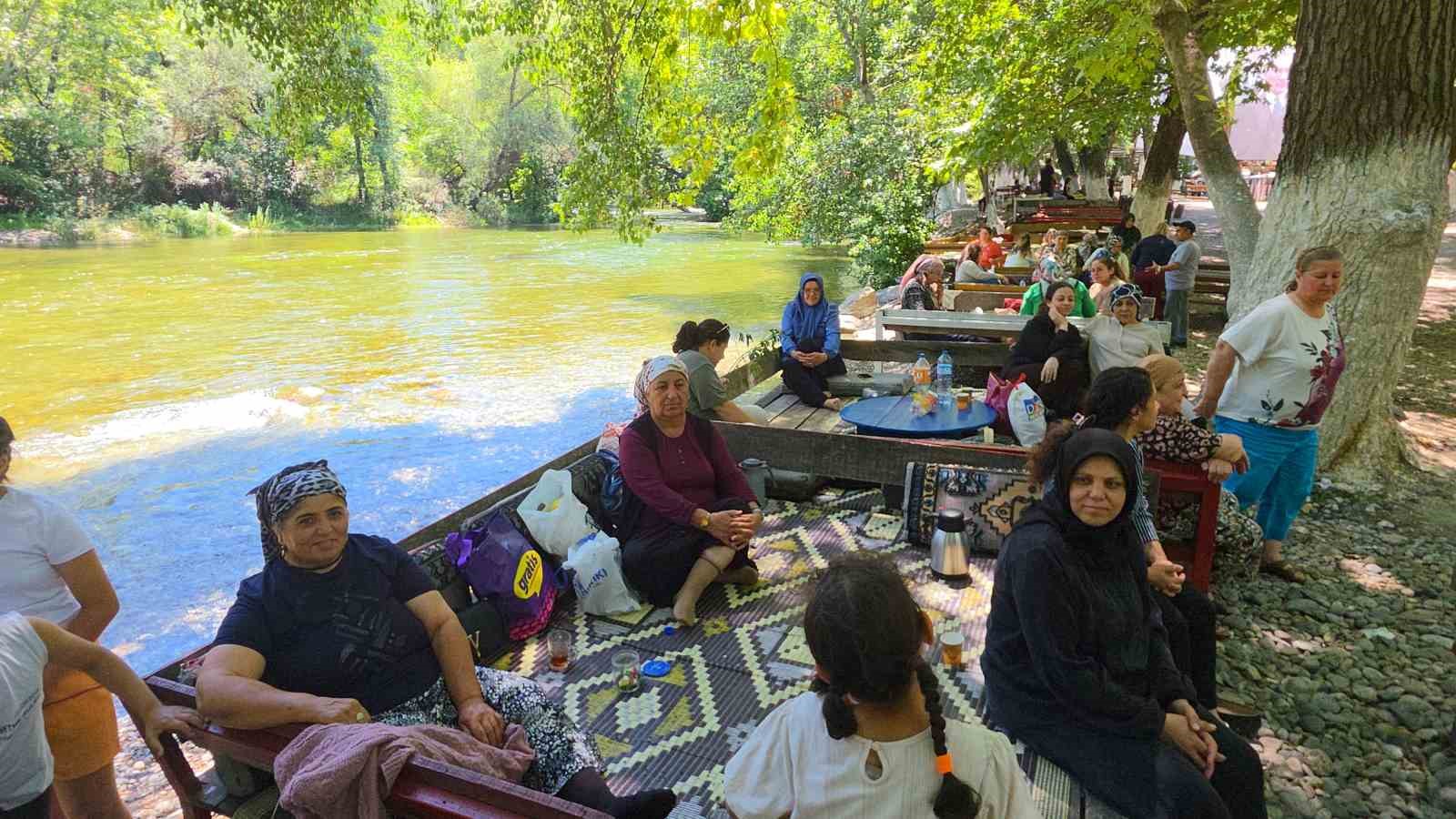 Nazilli’de incir işletmesi çalışanları yeni sezon öncesi eğlendi