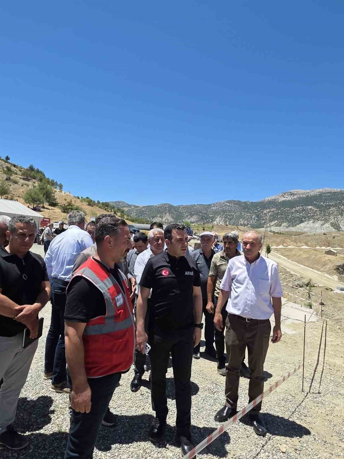 Depremzede aileler yeni yuvalarına kavuştu