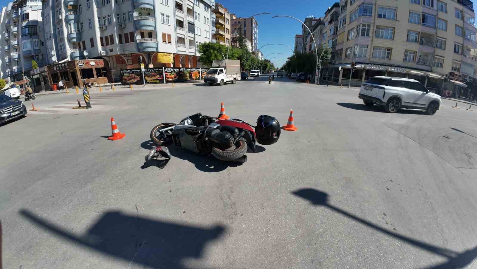 Karaman’da motosikletler çarpıştı: 2 yaralı