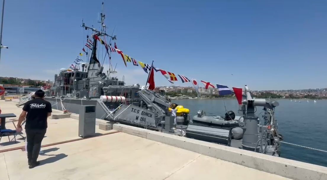 Mayın Gemisi Kabotaj Bayramı’nda vatandaşların ziyaretine açıldı