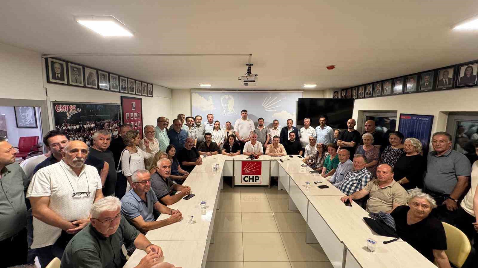 Görevden alınan CHP il başkanları Özgür Özel İrtibat Bürosu açıyor