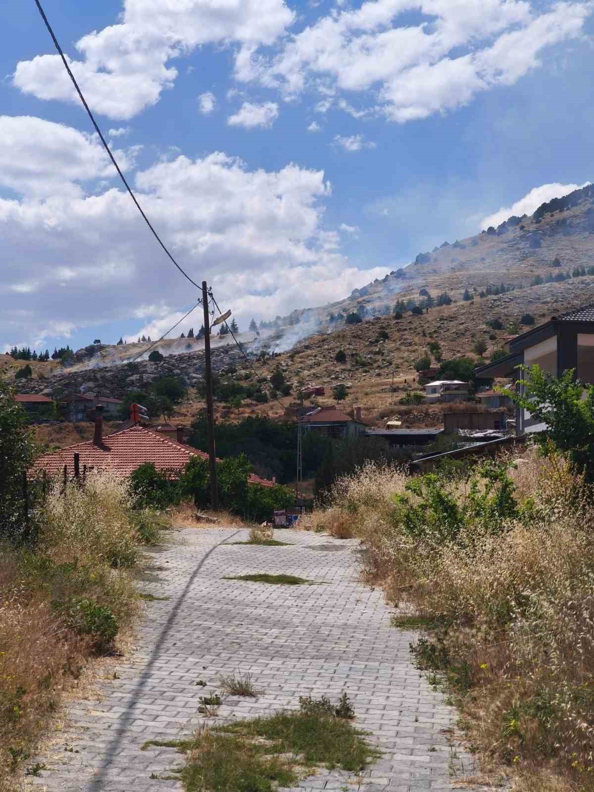 Burdur’da orman yangını büyümeden söndürüldü