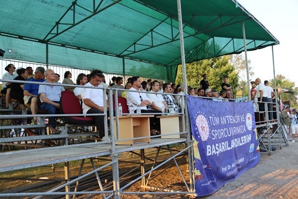 Köyceğiz Plaj Hentbolu Turnuvası gösteri maçı ile başladı