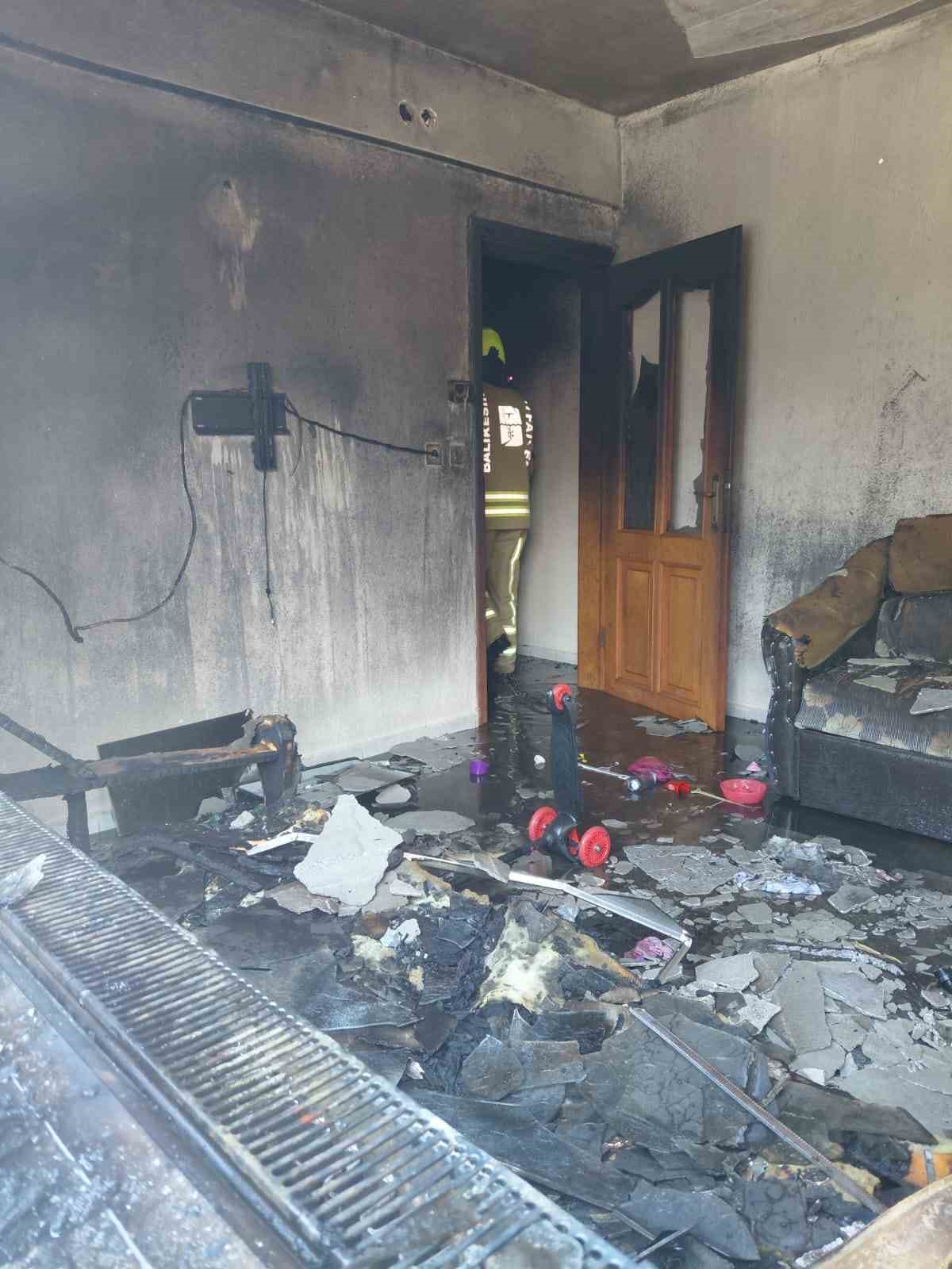 Gönen’de bir evde çıkan yangın hasara neden oldu