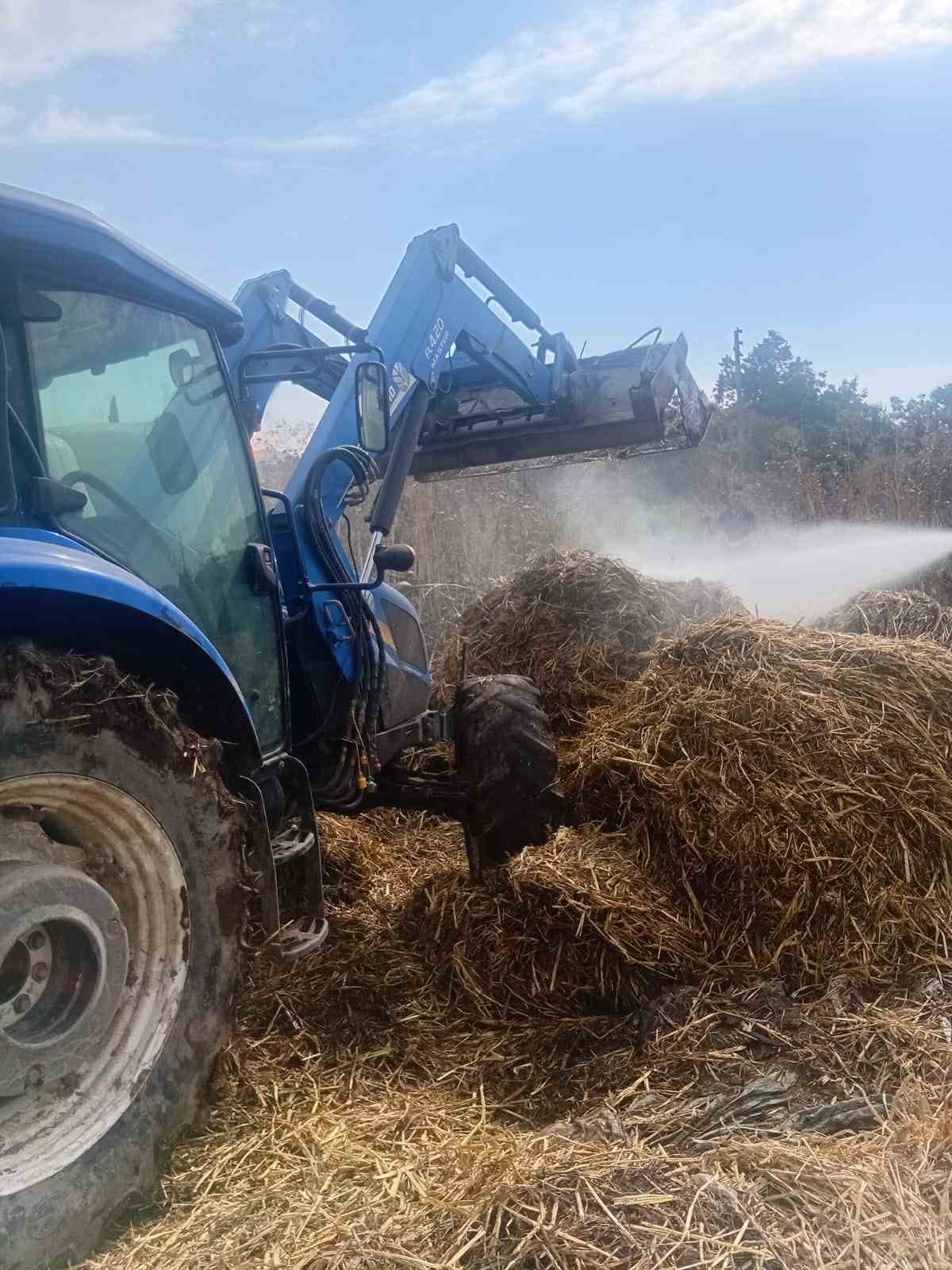 Susurluk’ta çıkan yangında 1 ton saman kullanılamaz hale geldi