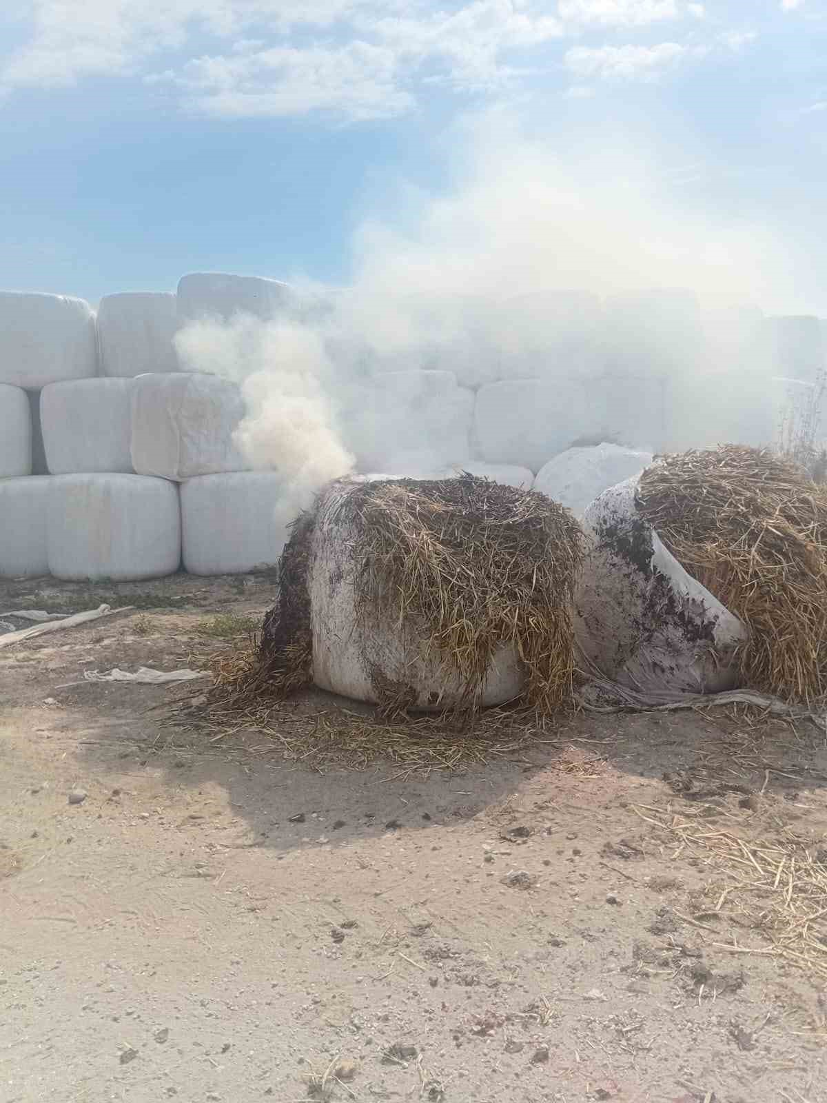 Susurluk’ta çıkan yangında 1 ton saman kullanılamaz hale geldi
