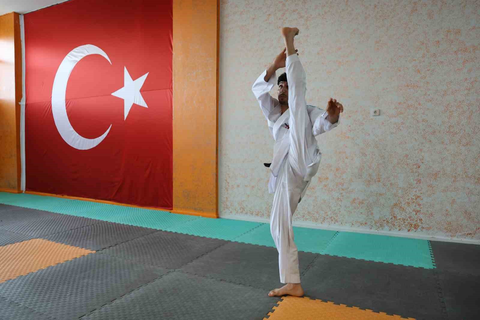 Adanalı milli karateci gözünü olimpiyatlara dikti