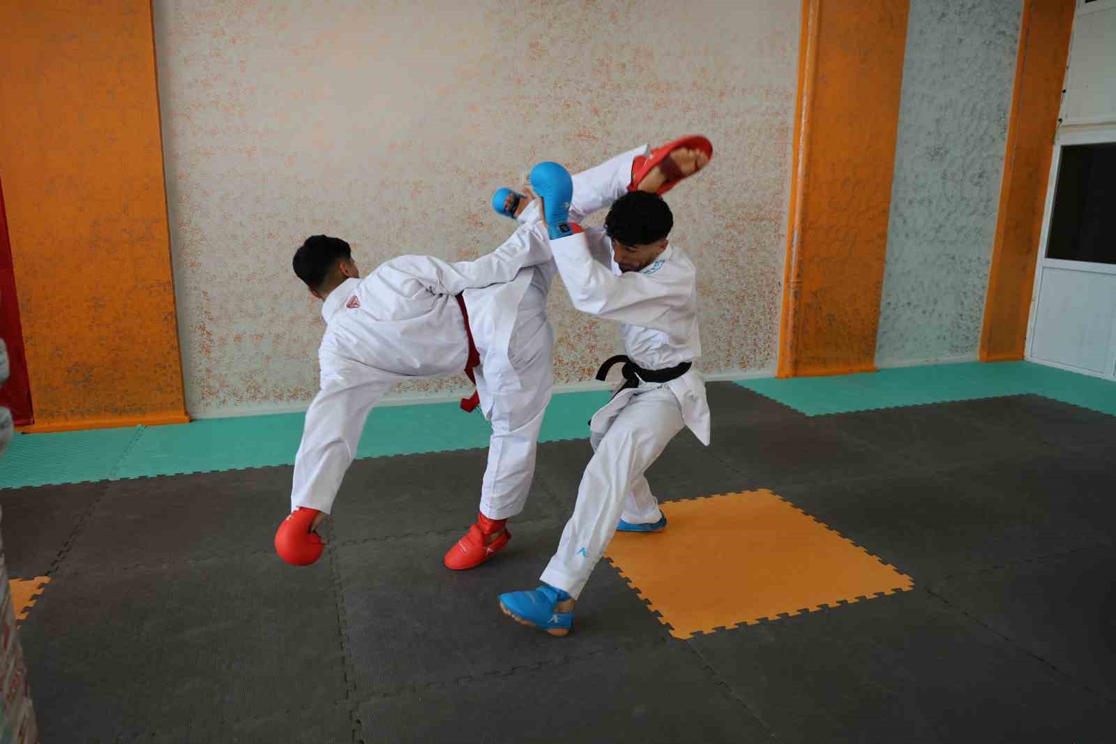 Adanalı milli karateci gözünü olimpiyatlara dikti