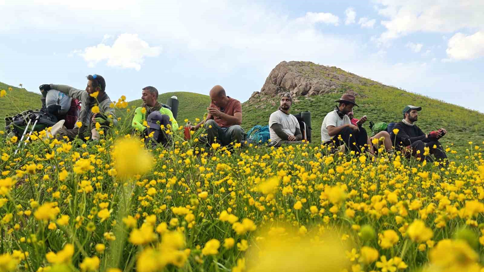 Van’da 25 kilometrelik doğa yürüyüşü Çalyan Gölü’nde sona erdi