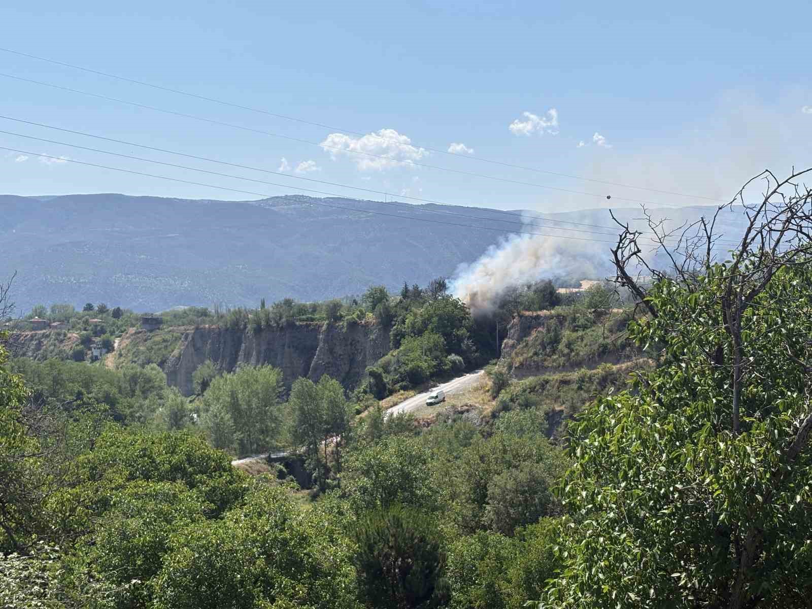Kastamonu’da tesiste çıkan yangın ormana sıçramadan söndürüldü