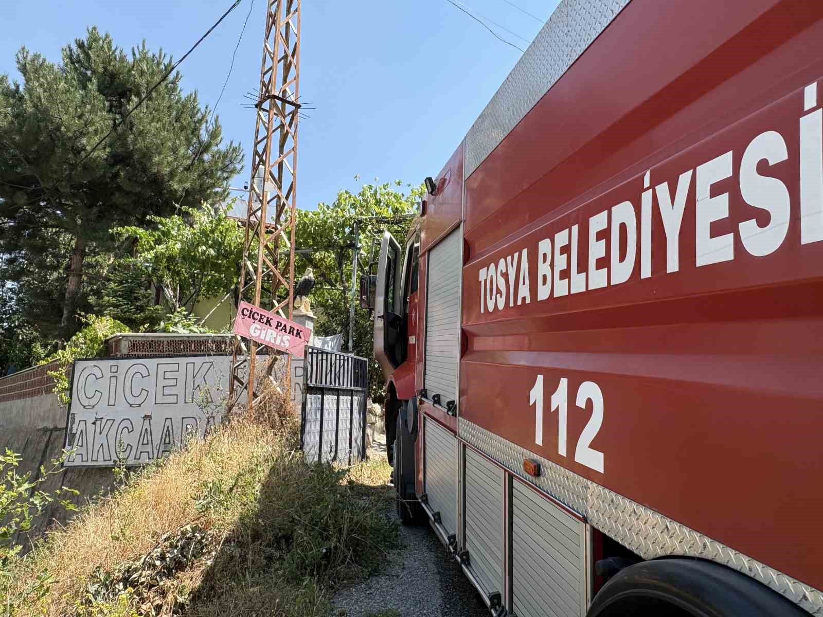 Kastamonu’da tesiste çıkan yangın ormana sıçramadan söndürüldü
