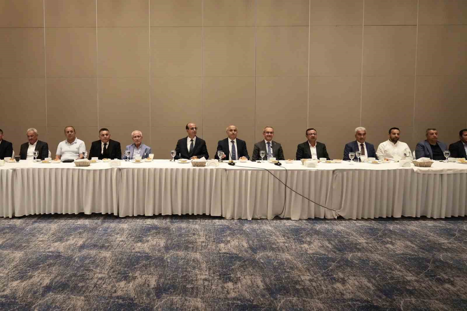Başkan Sadıkoğlu, konteynerdeki işletmelerin sesi oldu