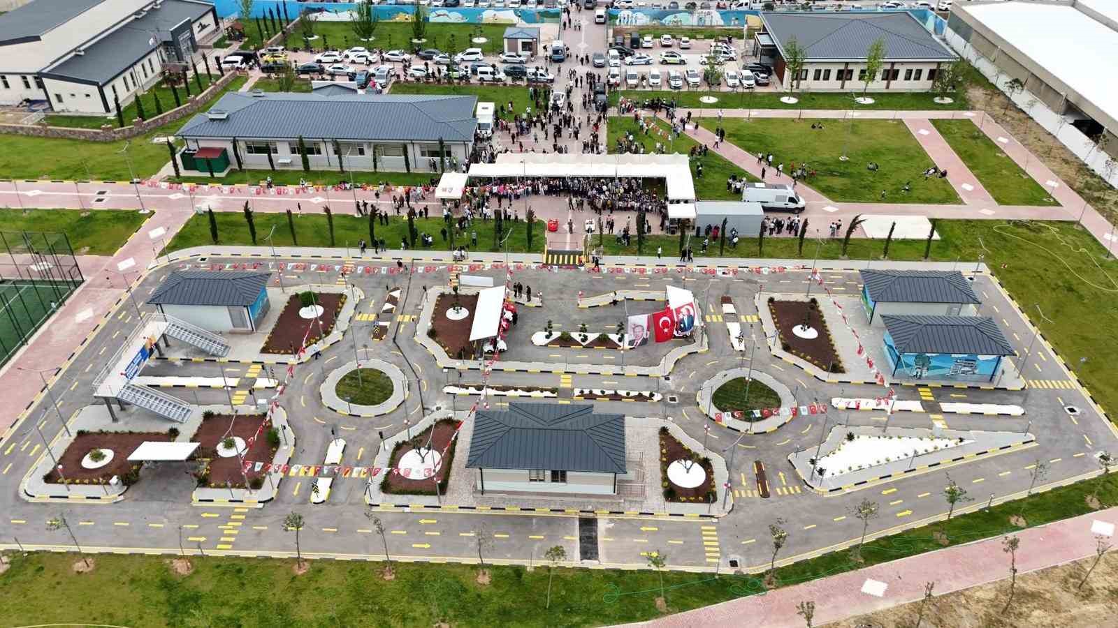 Asarlık Trafik Eğitim Parkuru’nda her gün 50 çocuk kuralları öğreniyor