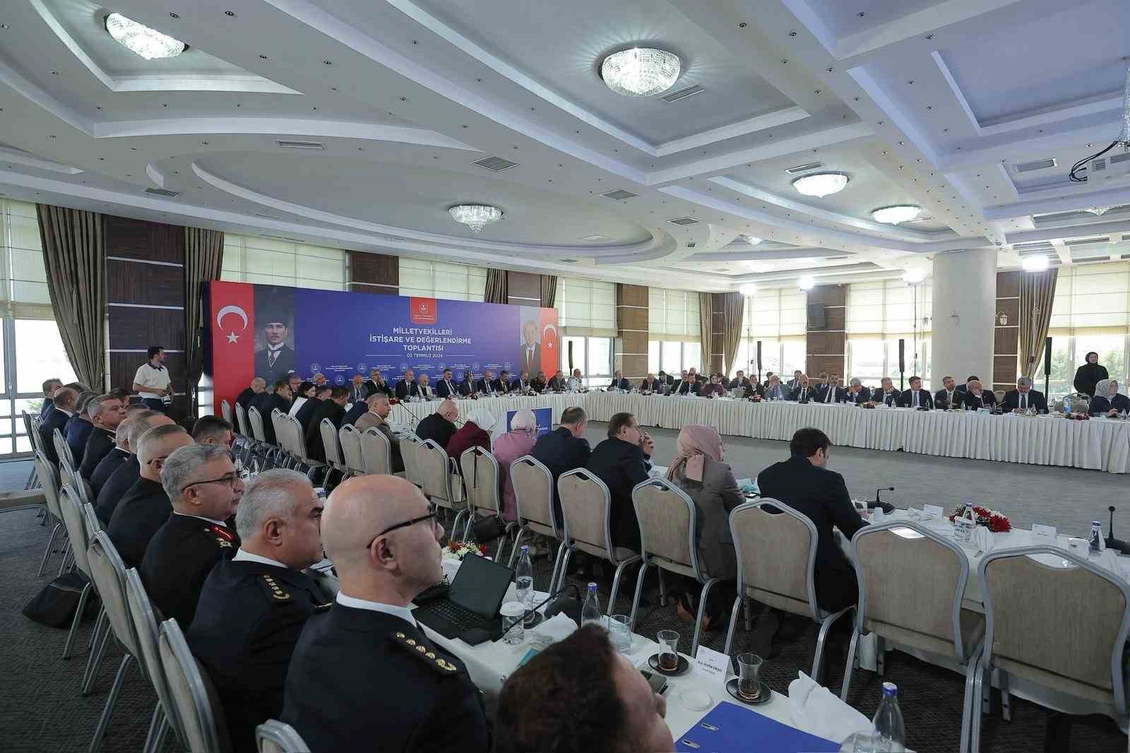 Bakan Çiftçi: "(NATO Zirvesi) Alınan tedbirlerin geçici bir tedbir olduğunu ve yalnızca ortak güvenliğimiz için uygulandığını ifade etmek istiyorum"