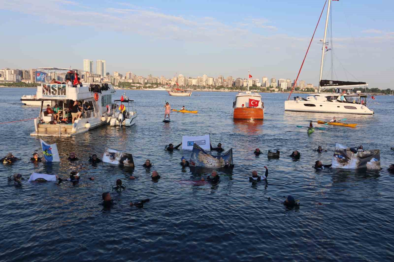Moda İskelesi’nde tarihi kutlama: Kabotaj Bayramı için 100 noktada aynı anda daldılar