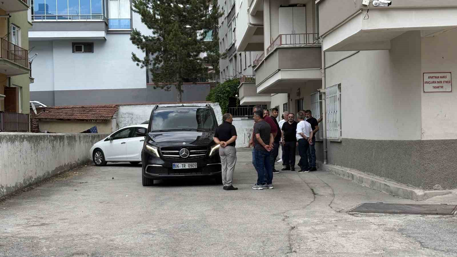 Özgür Özel’den eski milletvekili Köse’ye başsağlığı ziyareti