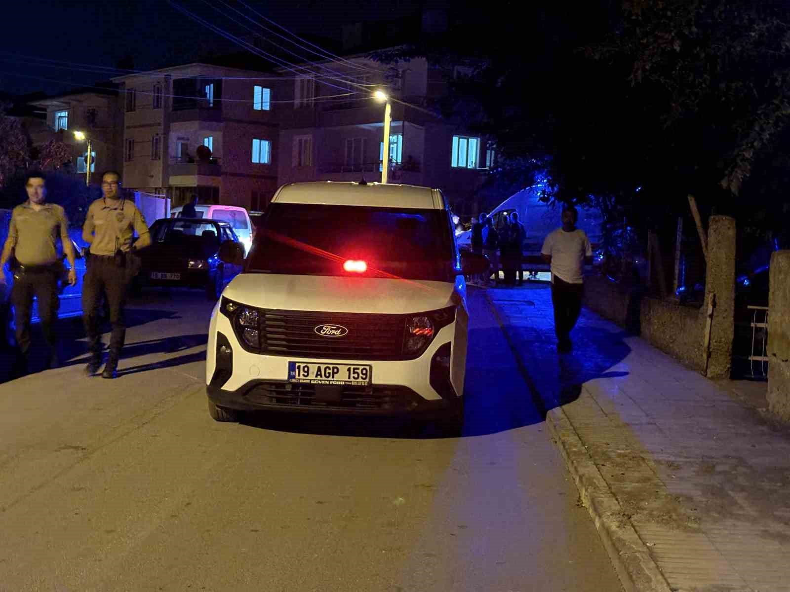 Uzun süredir görüşmediği babasının evine tüfekle ateş açtı