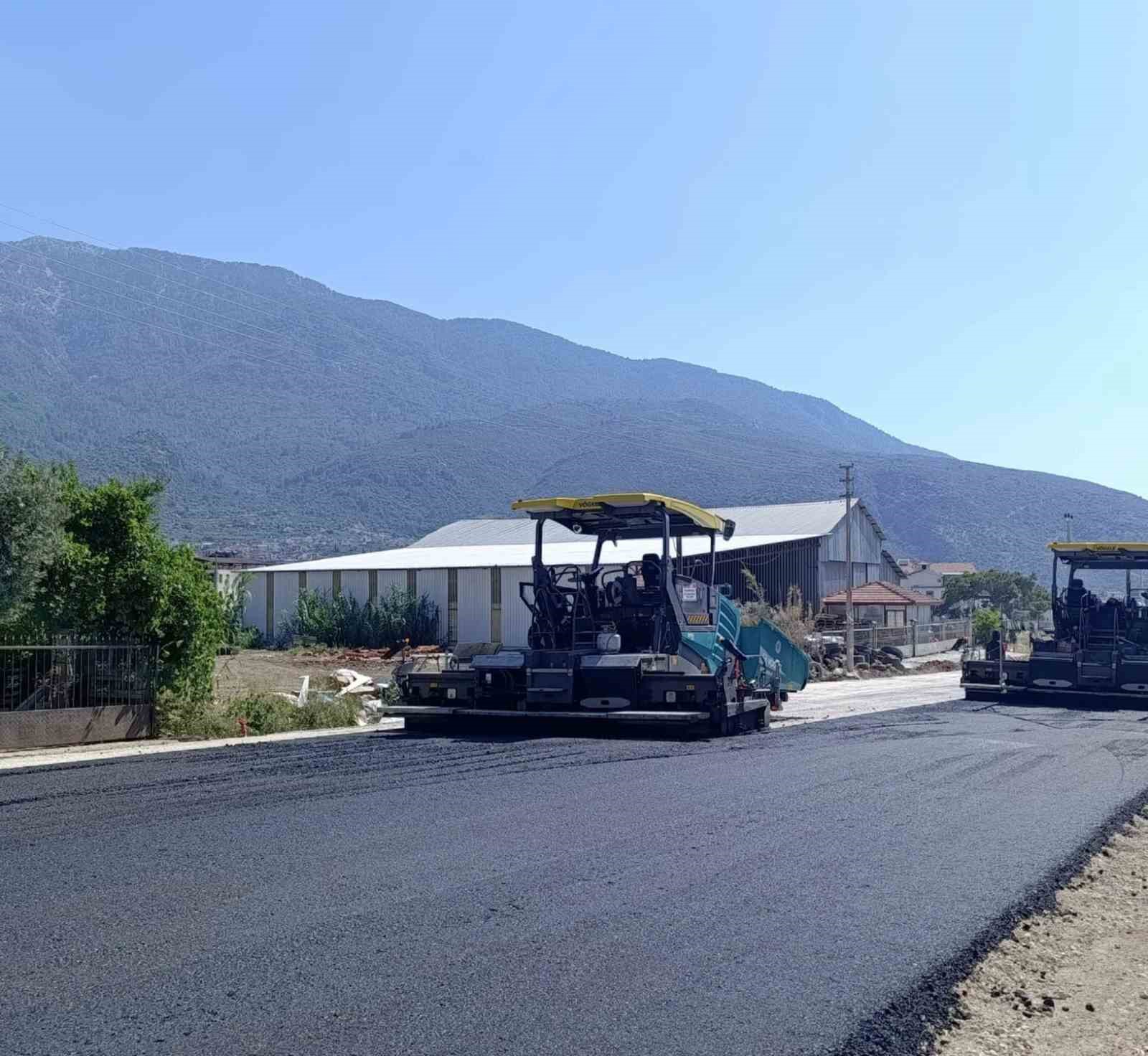 Fethiye toptancı hal bölgesinde yollar yenileniyor