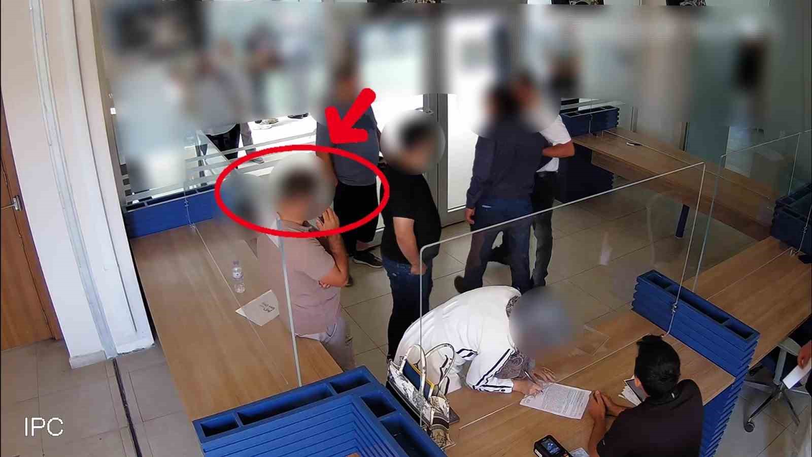 Antalya’da sahte kimlikle gayrimenkul dolandırıcılığı yapan 3 kişi tutuklandı