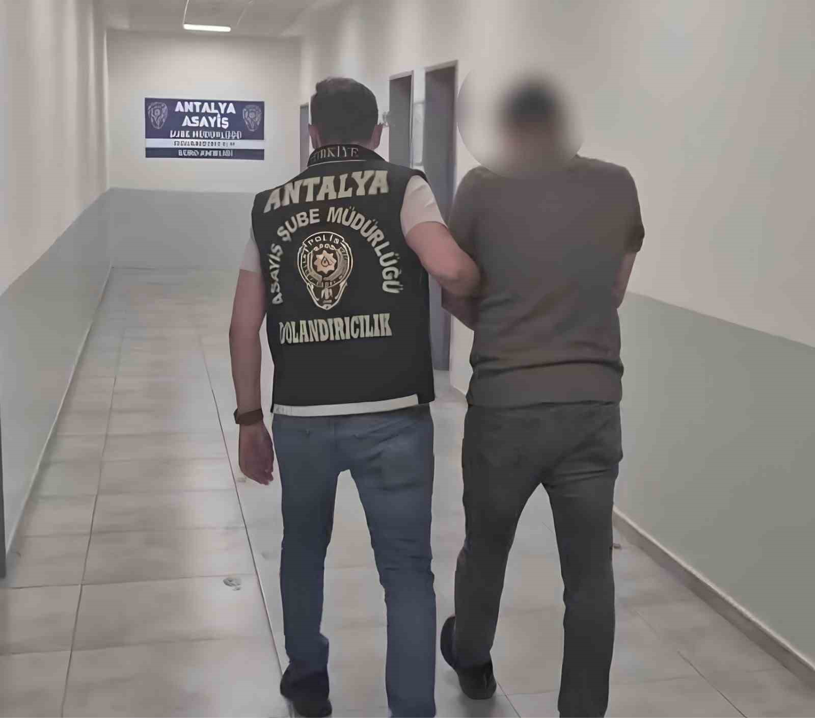 Antalya’da sahte kimlikle gayrimenkul dolandırıcılığı yapan 3 kişi tutuklandı