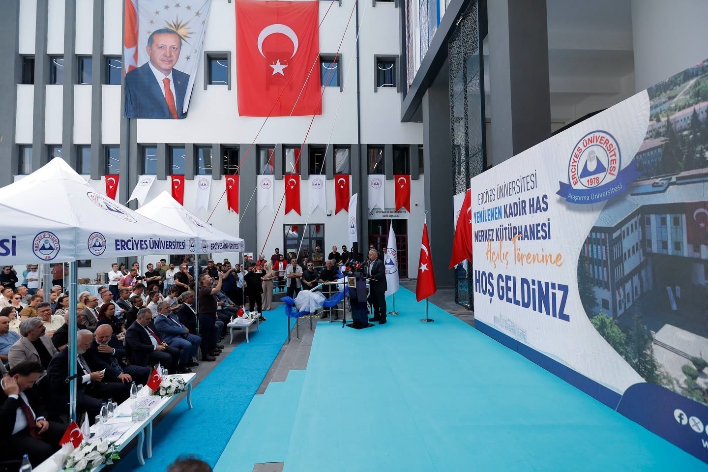 Yenilenen Kadir Has Merkez Kütüphanesi açıldı