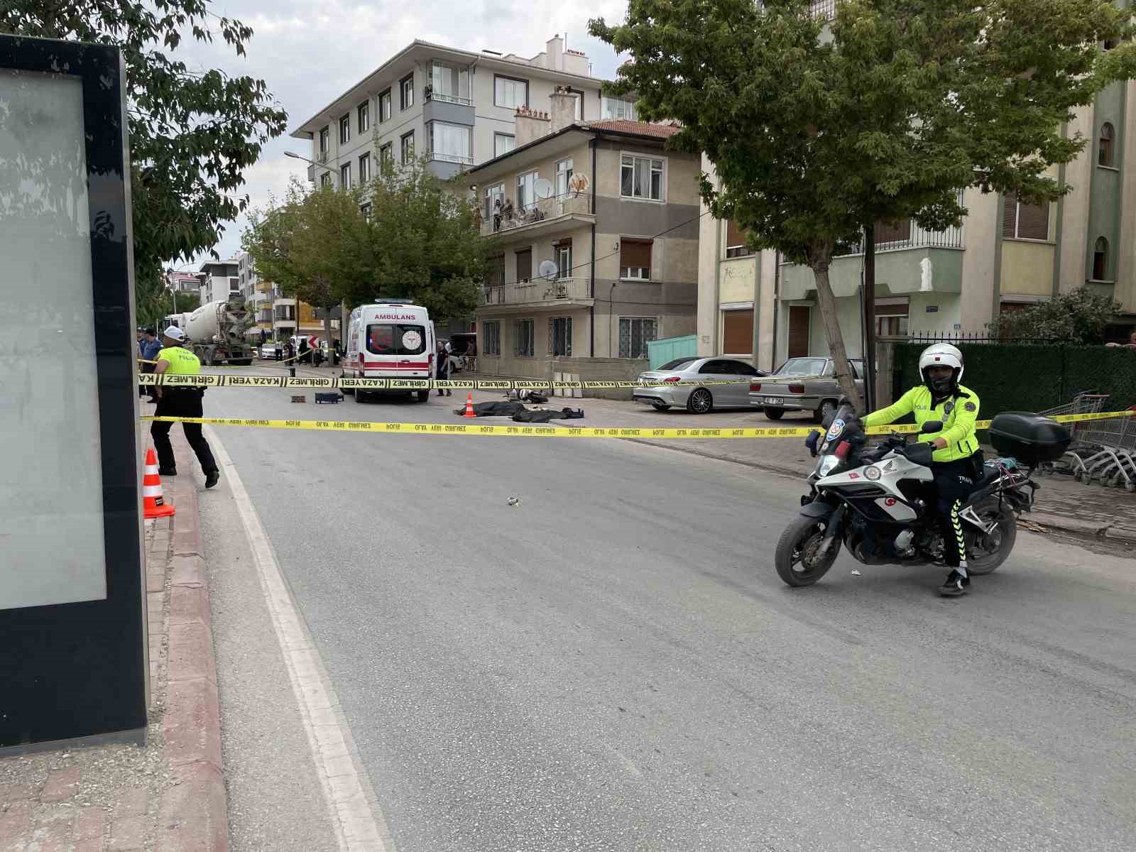 Beton mikserinin çarptığı elektrikli bisikletin sürücüsü öldü