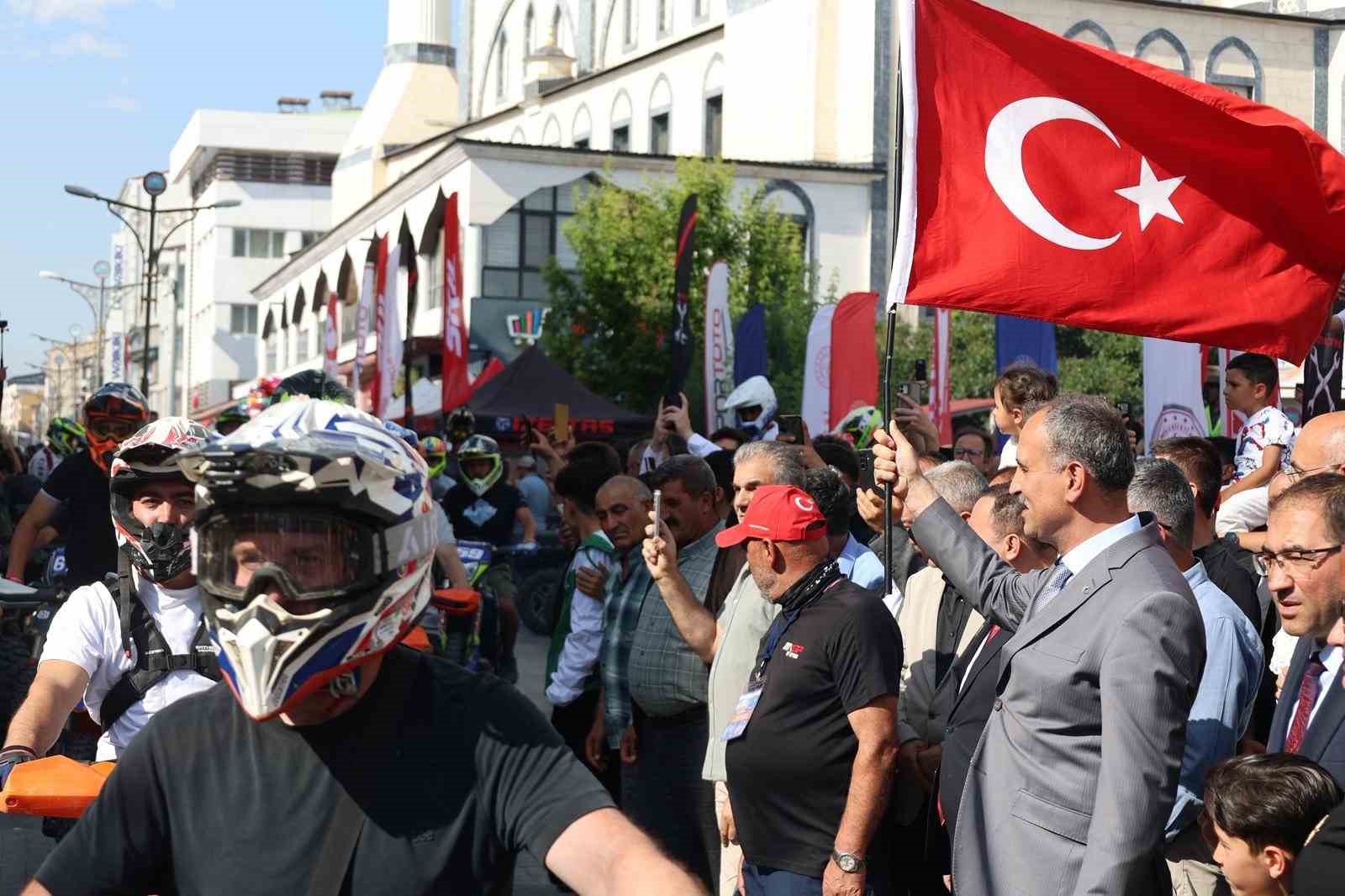 Türkiye Enduro ve ATV Şampiyonası Ağrı’da magazin startıyla başladı